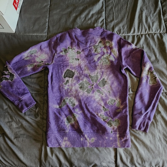 George 'Distressed' Print Sweatshirt - Picture 2 of 3